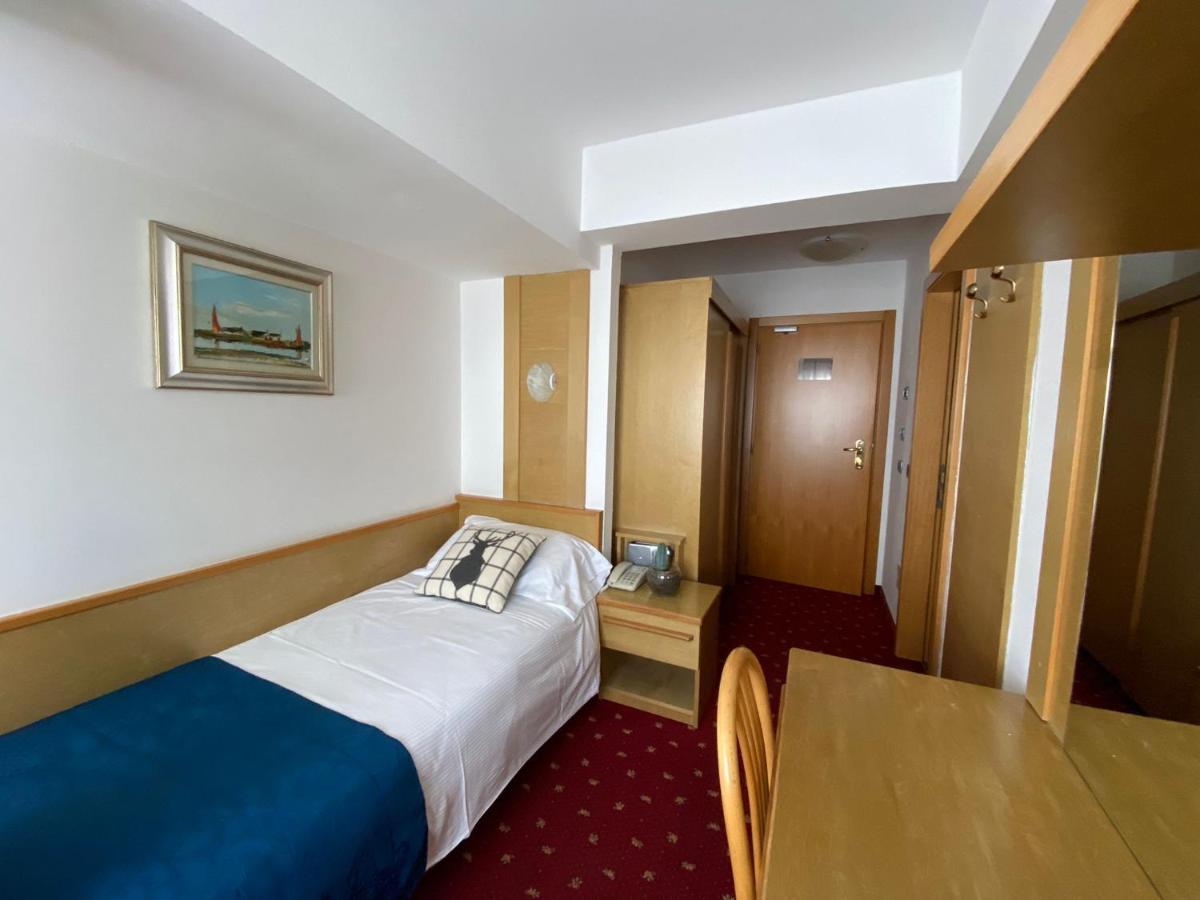 Grand Hotel Miramonti Passo del Tonale Pokoj fotografie