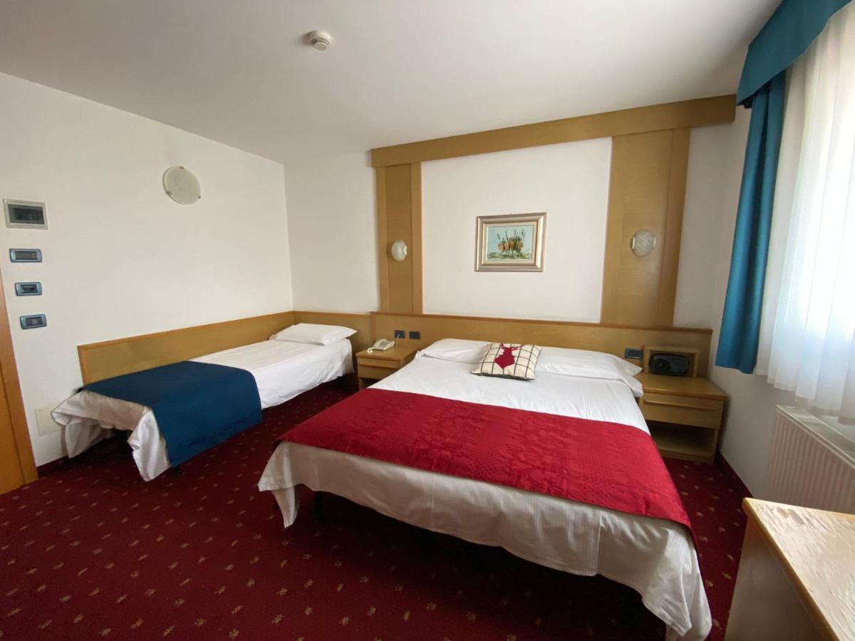 Grand Hotel Miramonti Passo del Tonale Pokoj fotografie